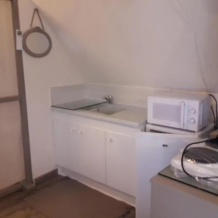 Independant Avec Piscine Couverte Дом отдыха Coulaines