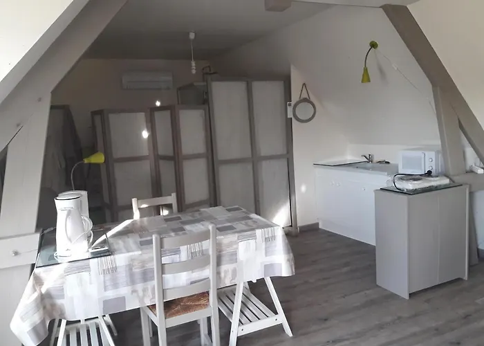 Independant Avec Piscine Couverte *