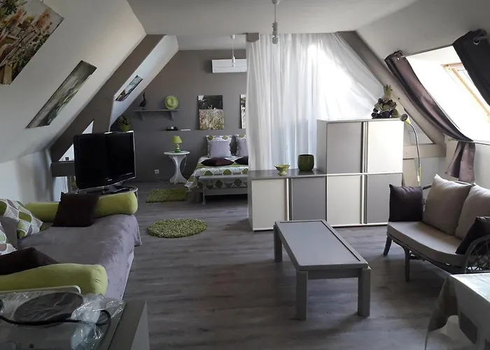 Ferienhaus Independant Avec Piscine Couverte *